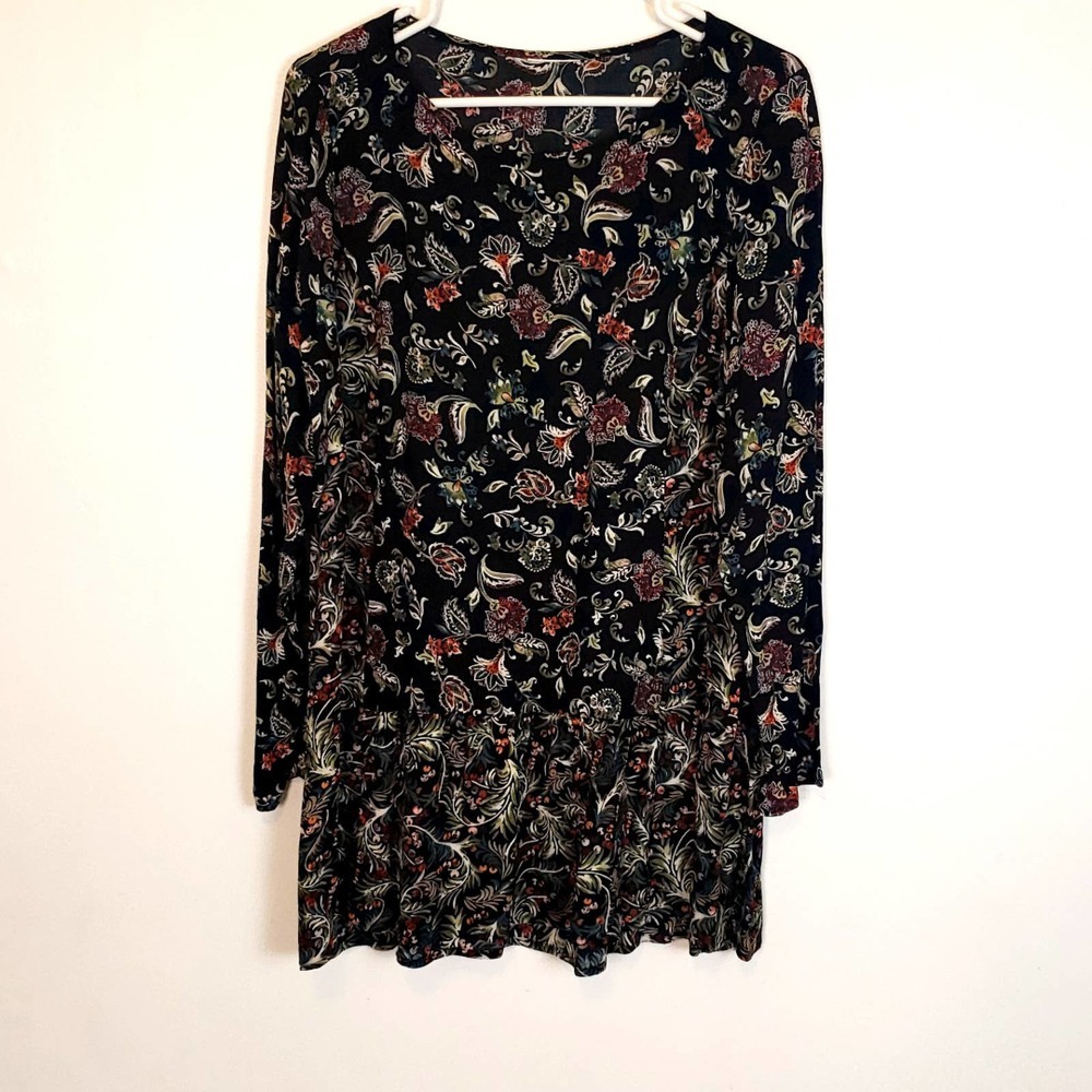 Black Floral Tunic/Blouse Ruffled Bottom